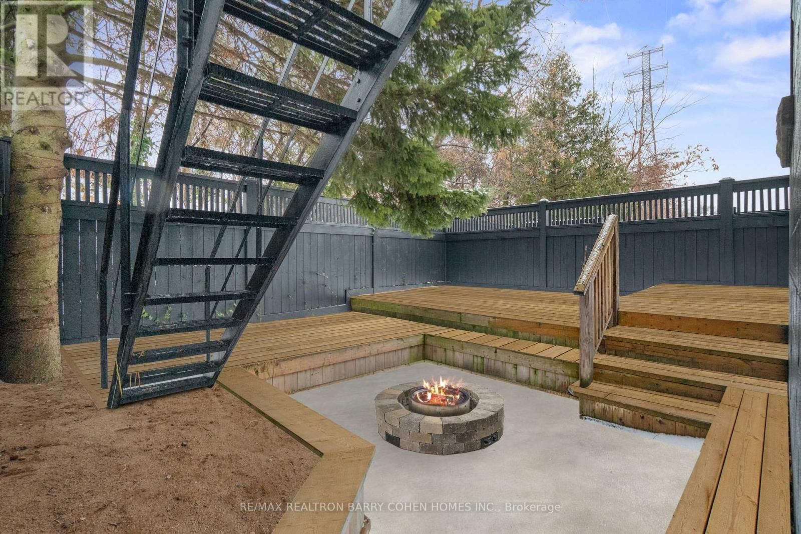 231 MACPHERSON AVENUE Image 40