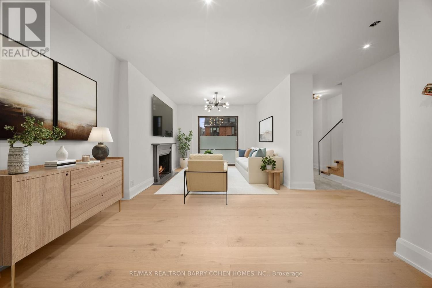 231 MACPHERSON AVENUE Image 5