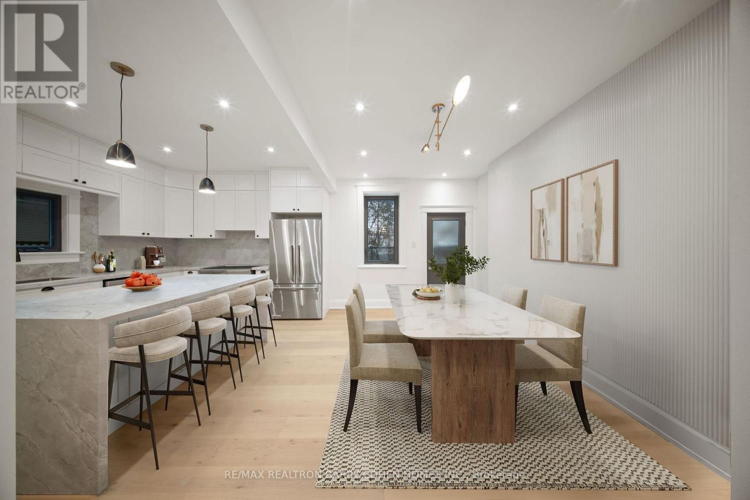 231 MACPHERSON AVENUE Image 9