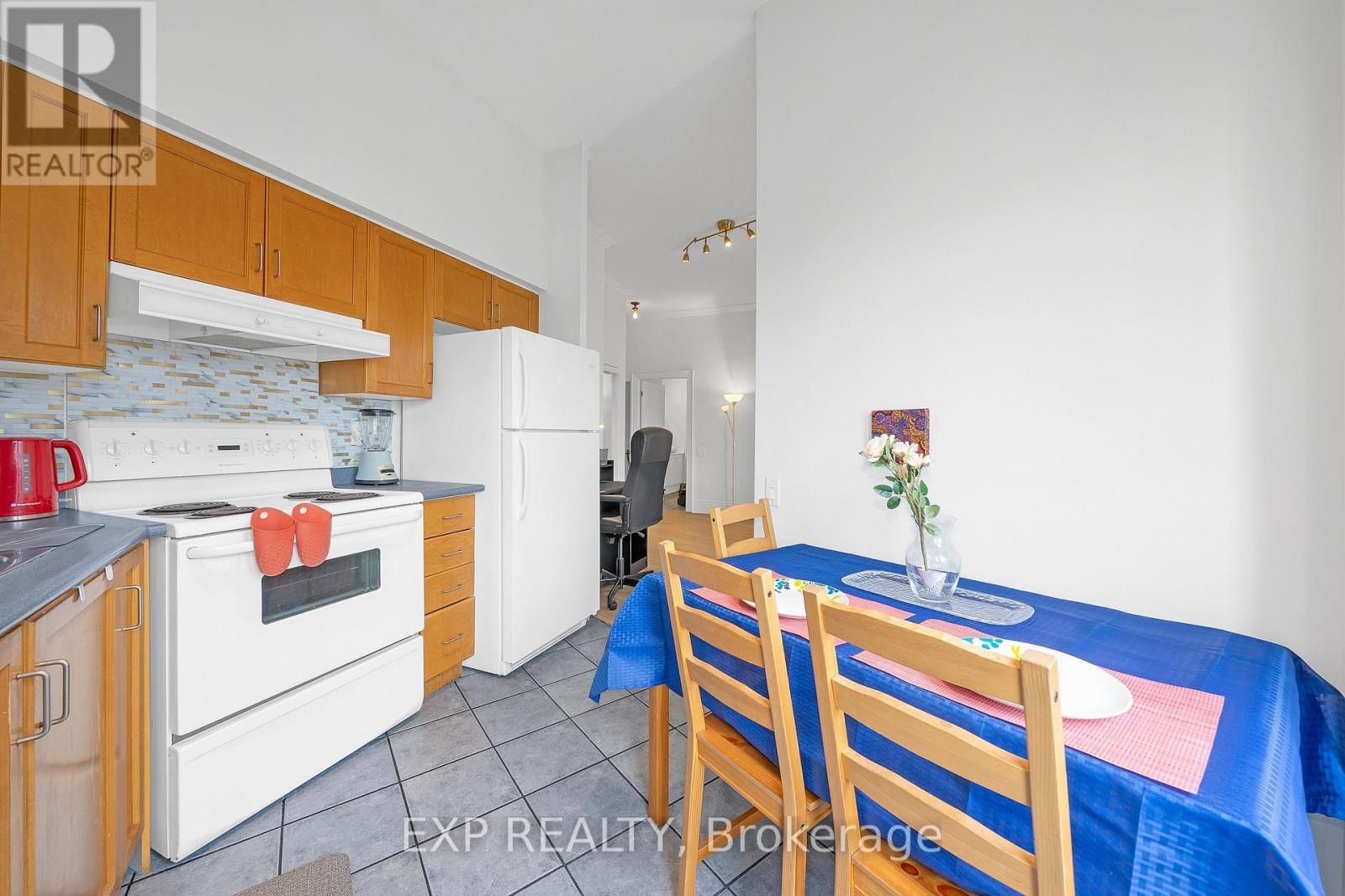 1007 - 115 RICHMOND STREET EAST Image 16