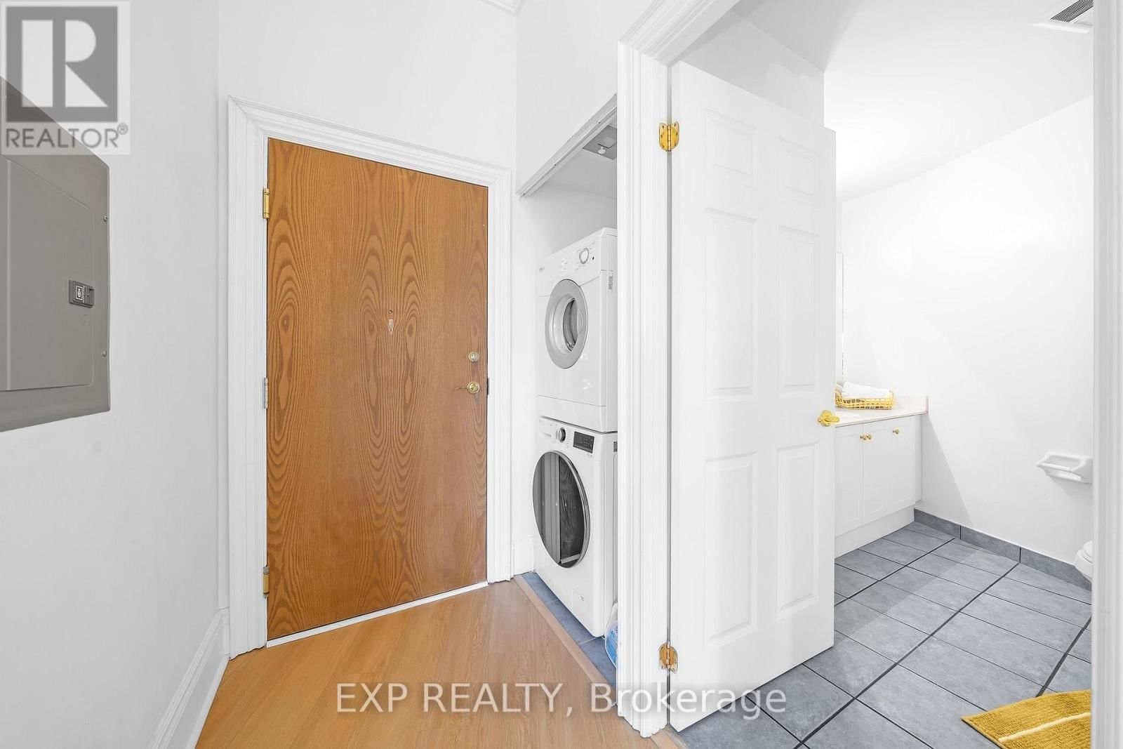 1007 - 115 RICHMOND STREET EAST Image 3