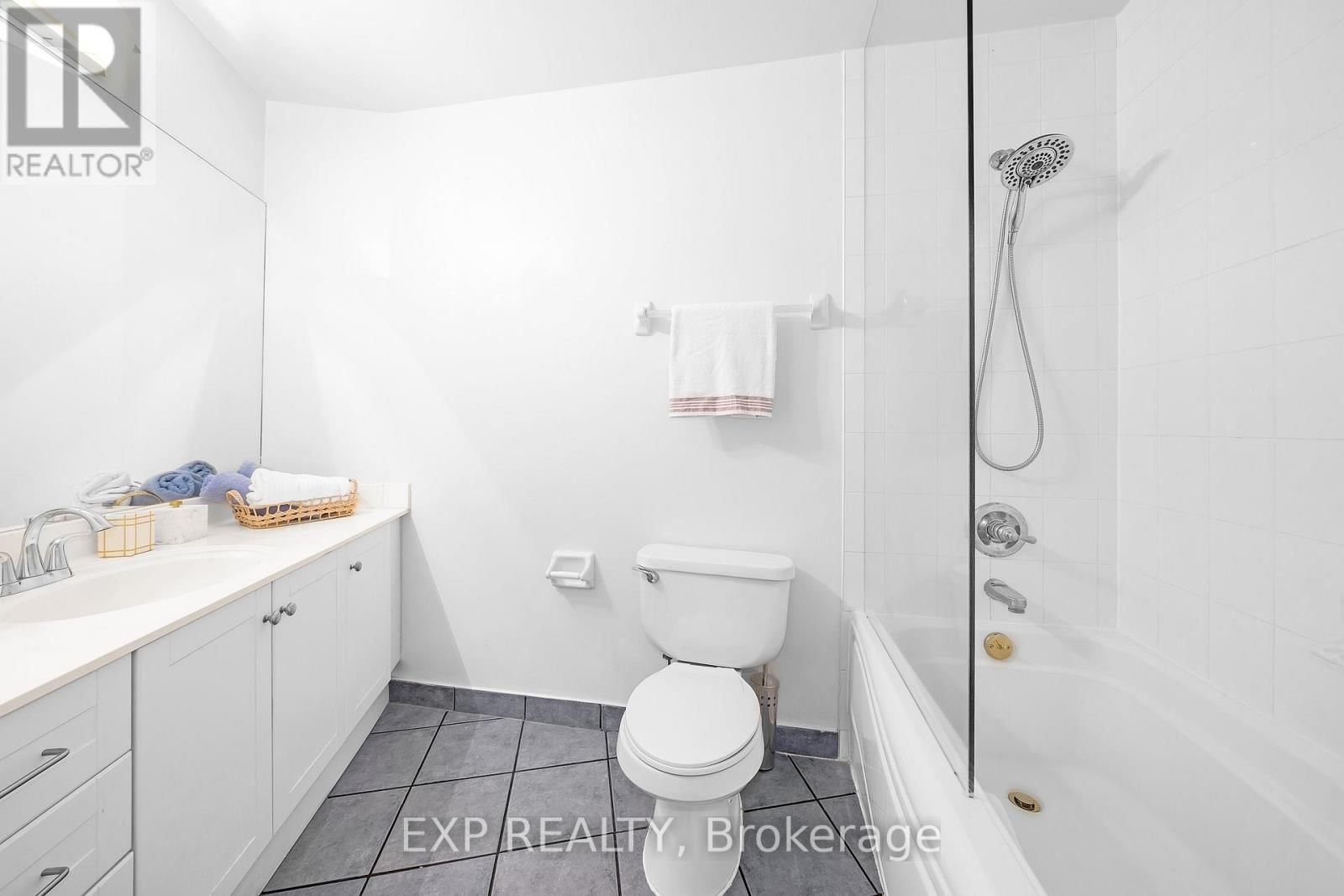 1007 - 115 RICHMOND STREET EAST Image 5