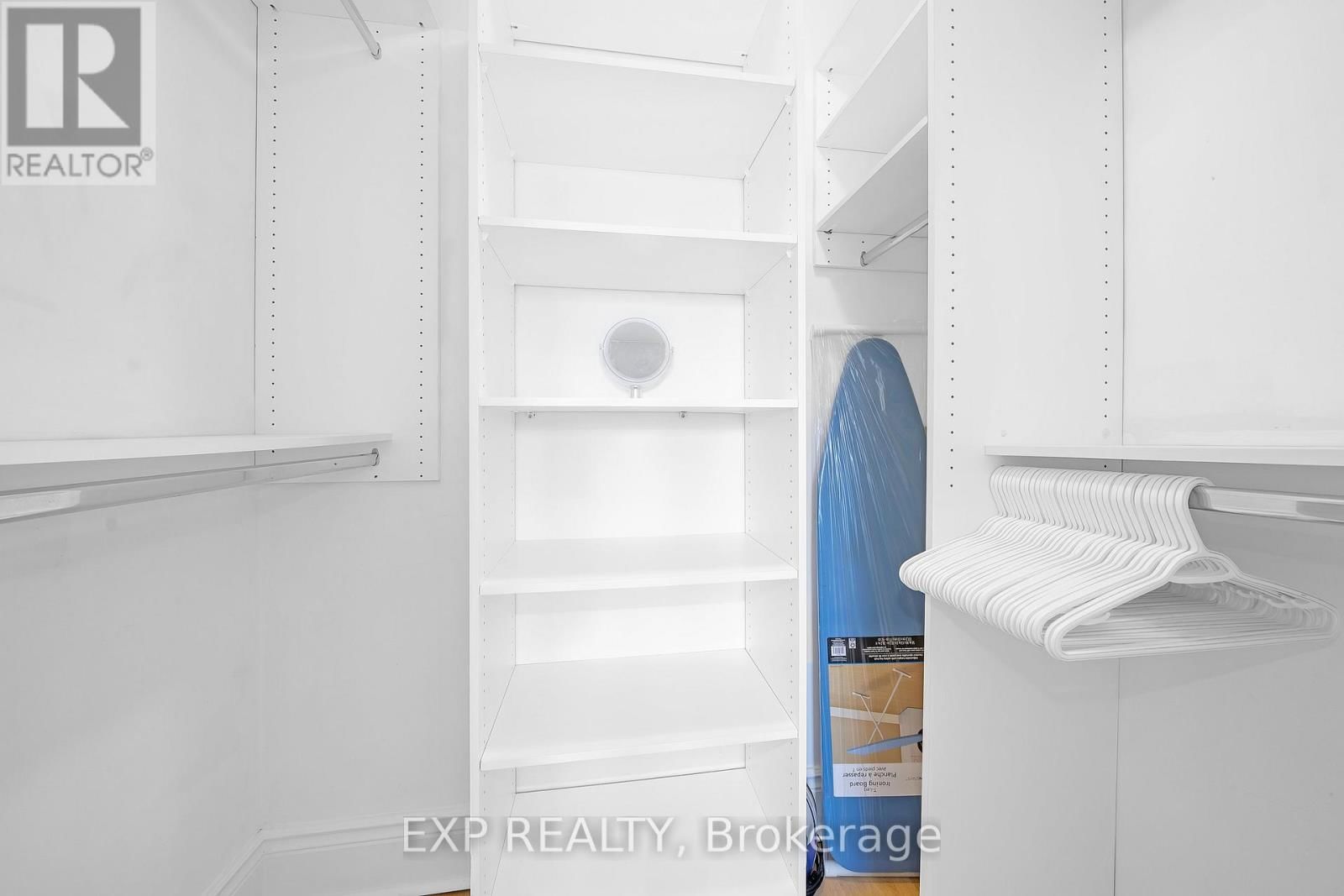 1007 - 115 RICHMOND STREET EAST Image 9