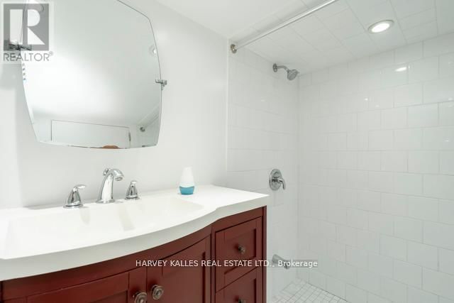 178 MANNING AVENUE Image 41