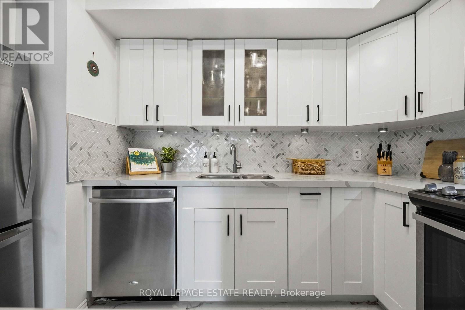 2118 - 25 THE ESPLANADE Image 10