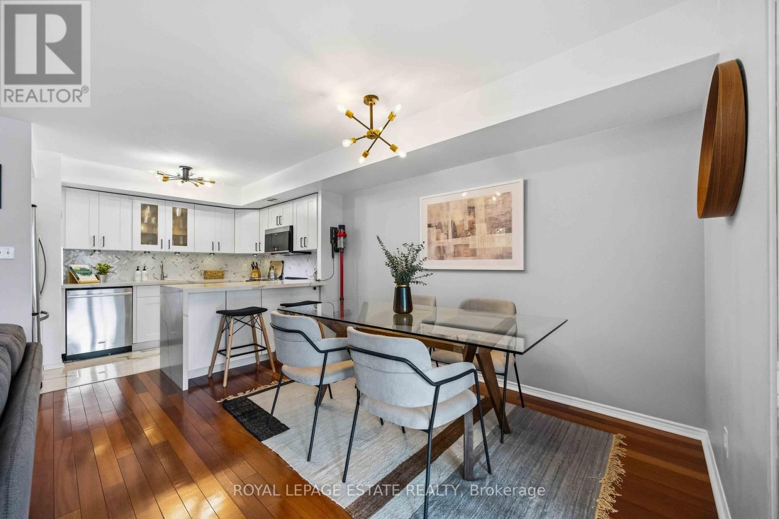 2118 - 25 THE ESPLANADE Image 17