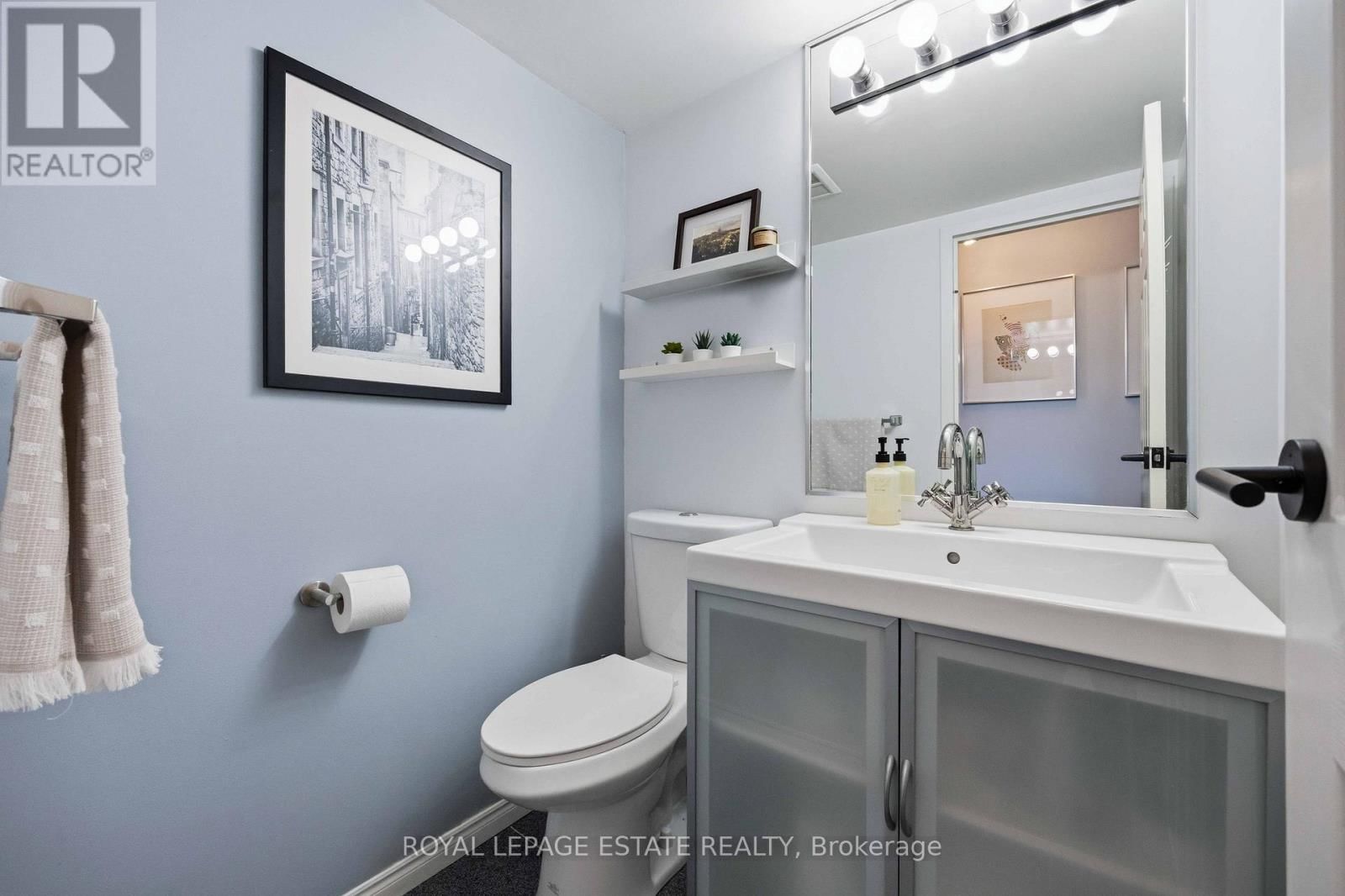 2118 - 25 THE ESPLANADE Image 33