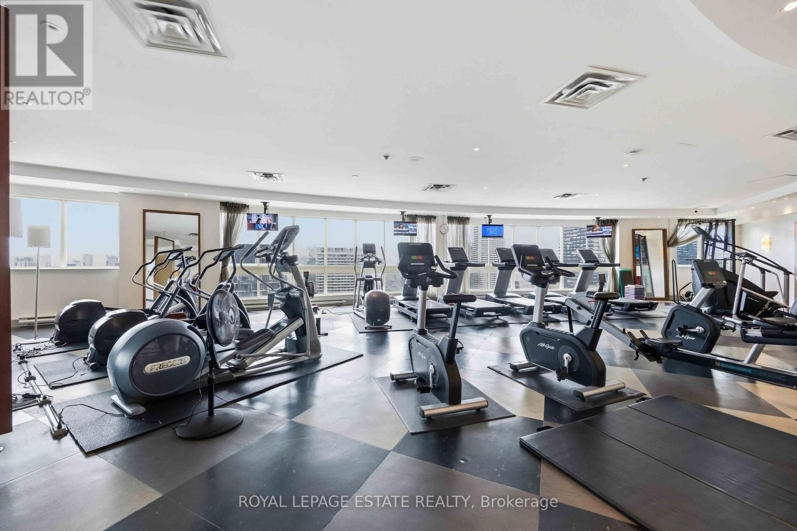 2118 - 25 THE ESPLANADE Image 36