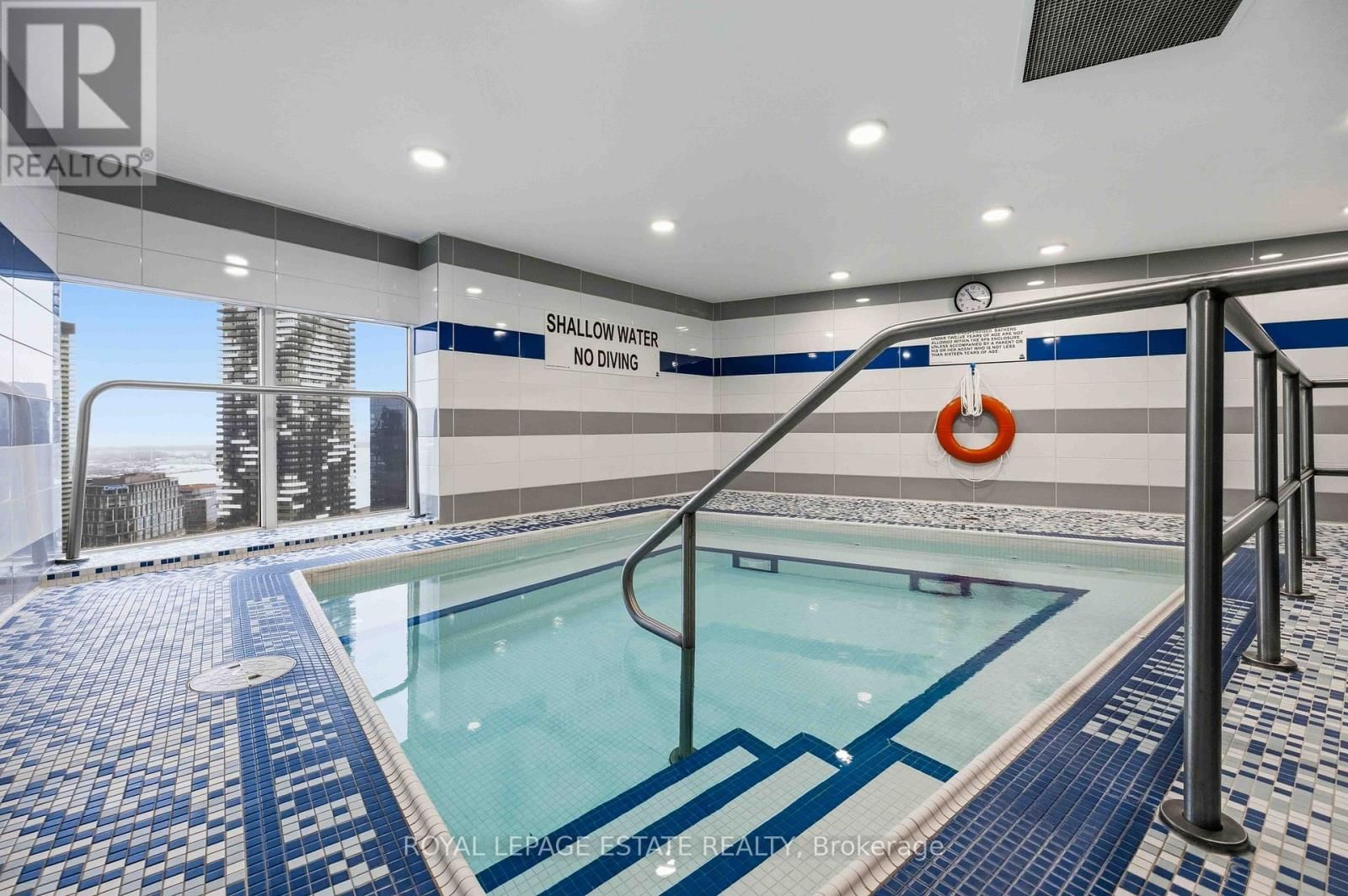 2118 - 25 THE ESPLANADE Image 37