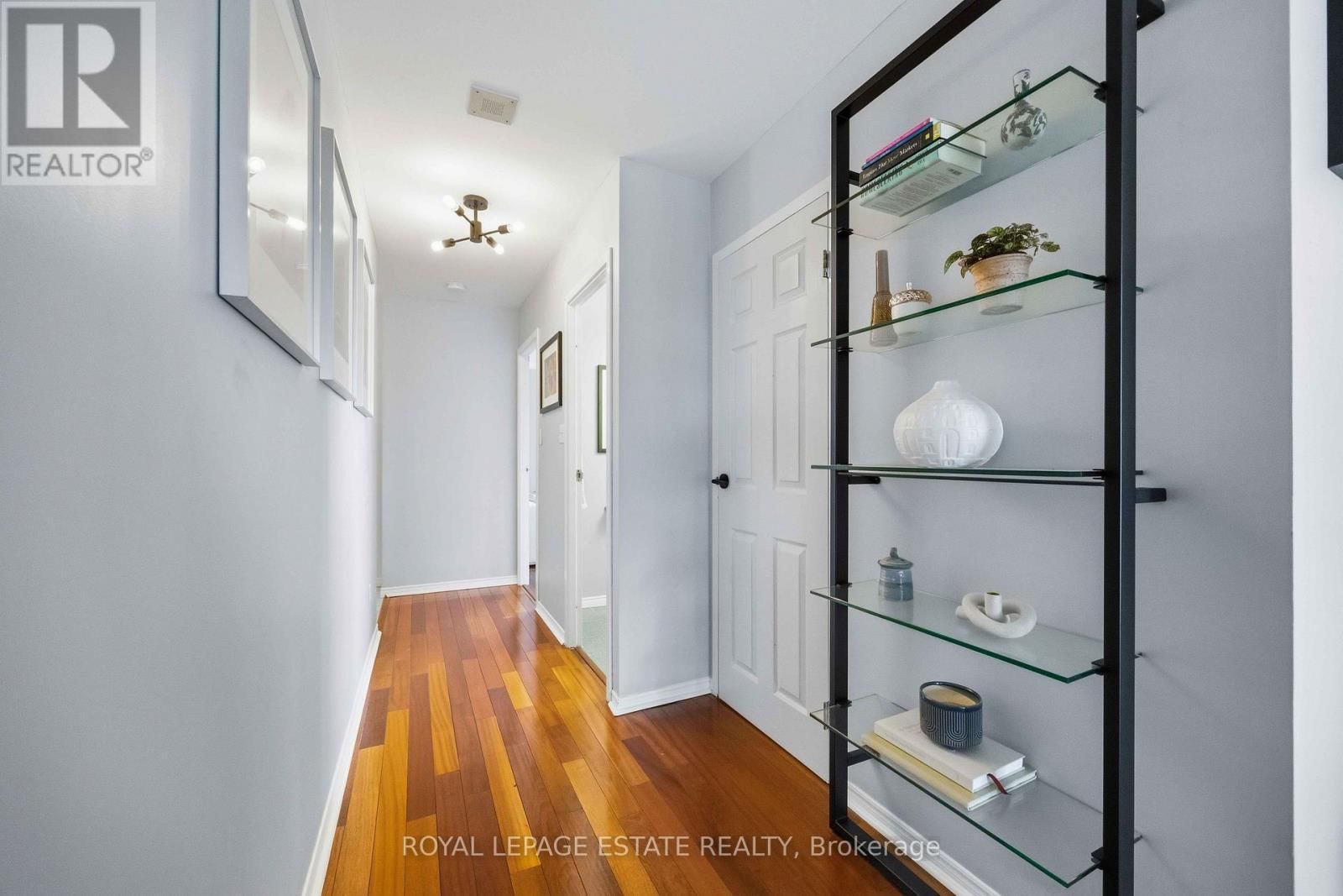 2118 - 25 THE ESPLANADE Image 5