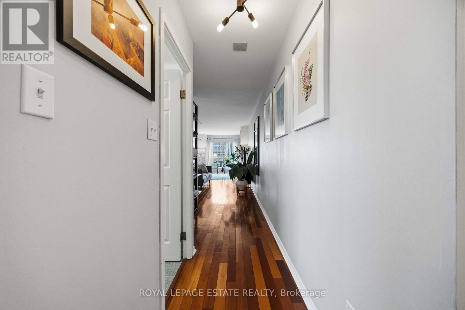 2118 - 25 THE ESPLANADE Image 6