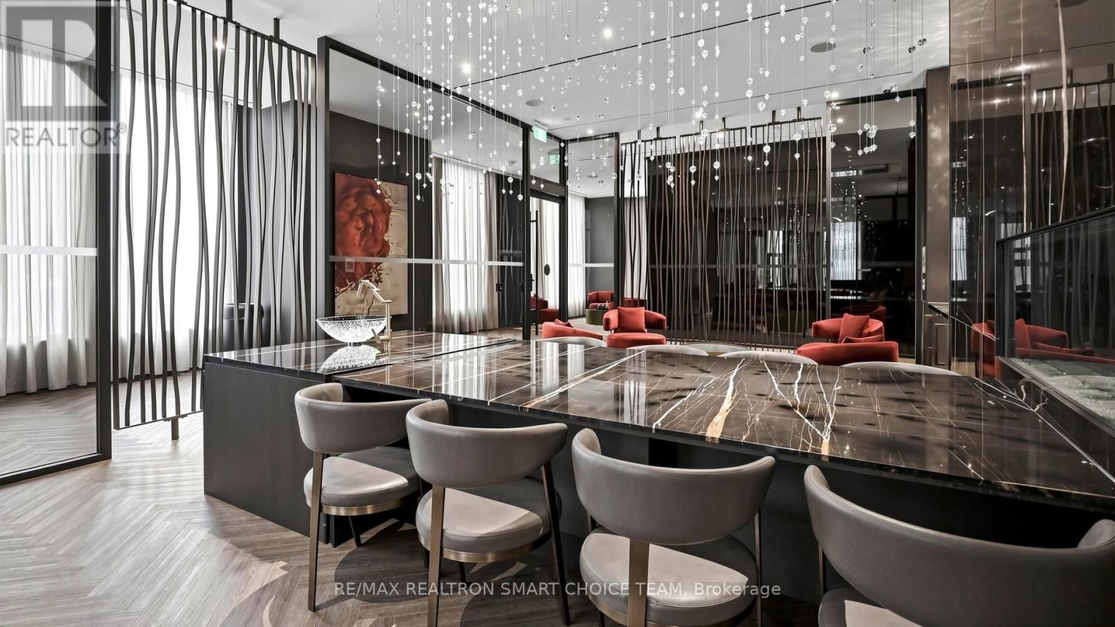 11 YORKVILLE AVENUE Image 42