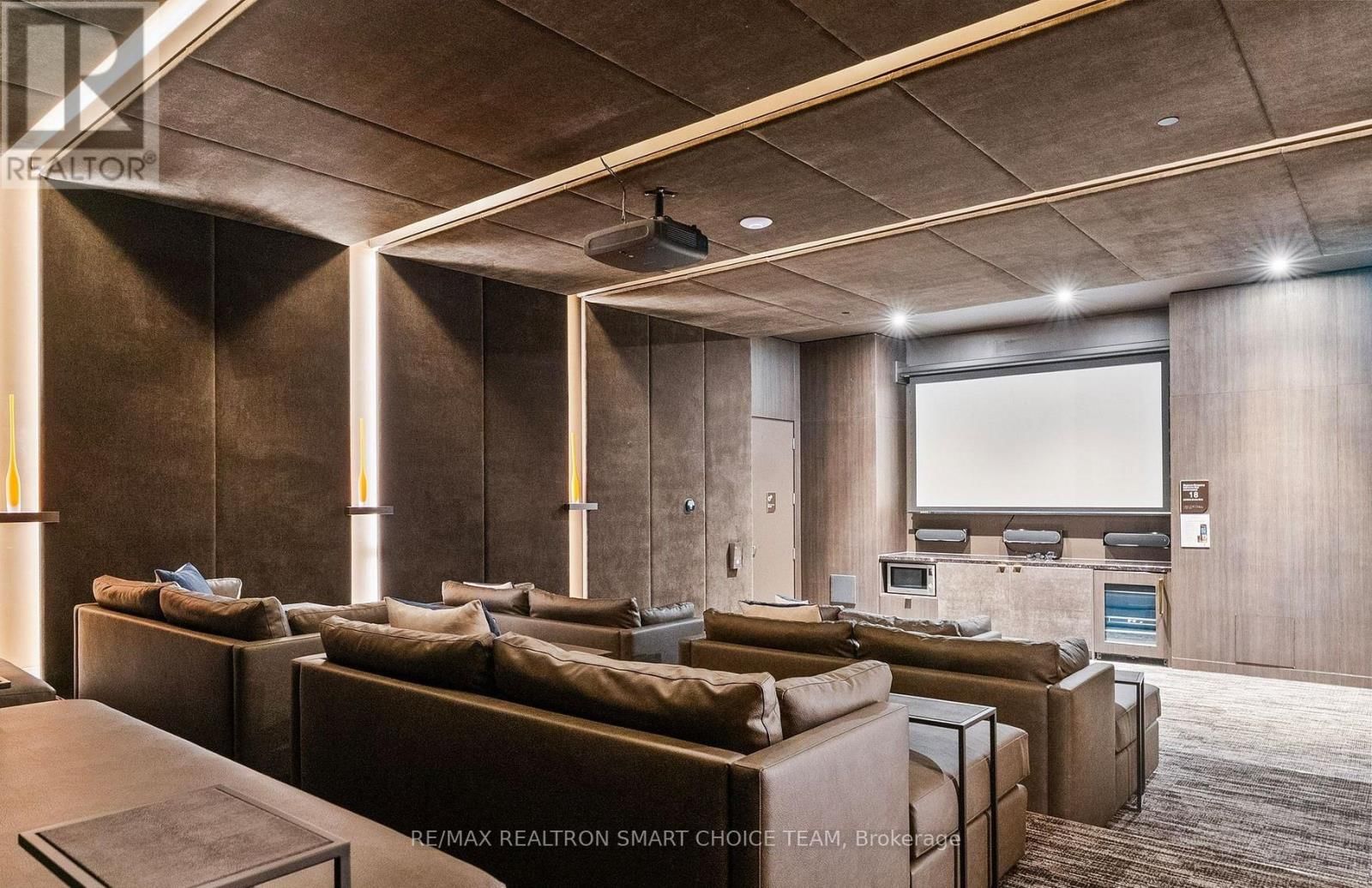 11 YORKVILLE AVENUE Image 44