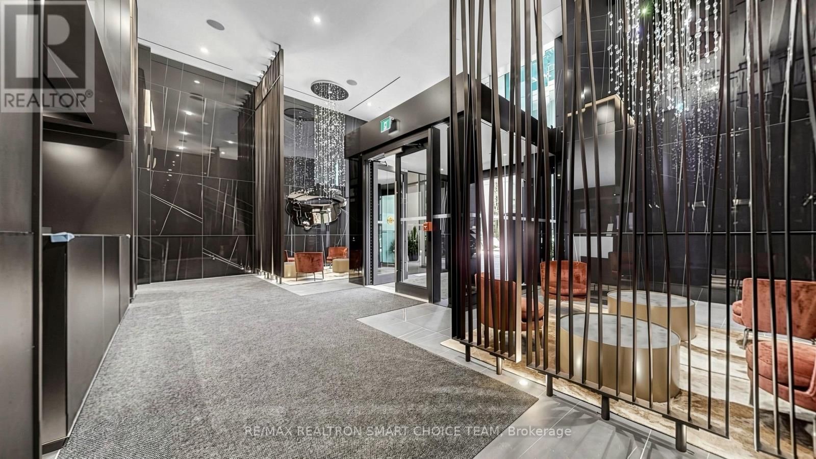 11 YORKVILLE AVENUE Image 6