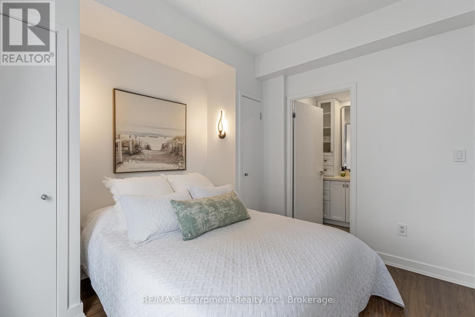 303 - 9 SPADINA AVENUE Image 11