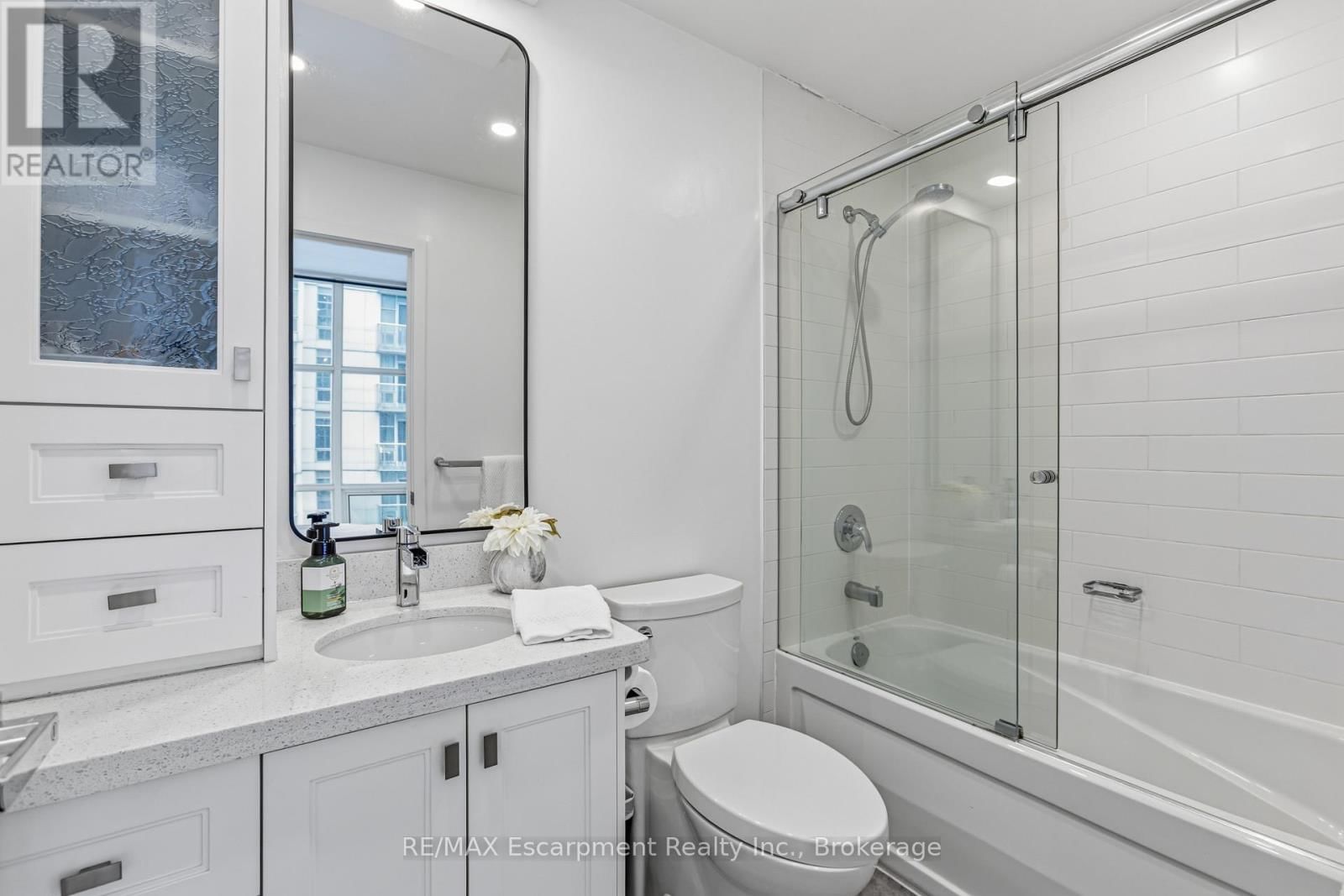 303 - 9 SPADINA AVENUE Image 13