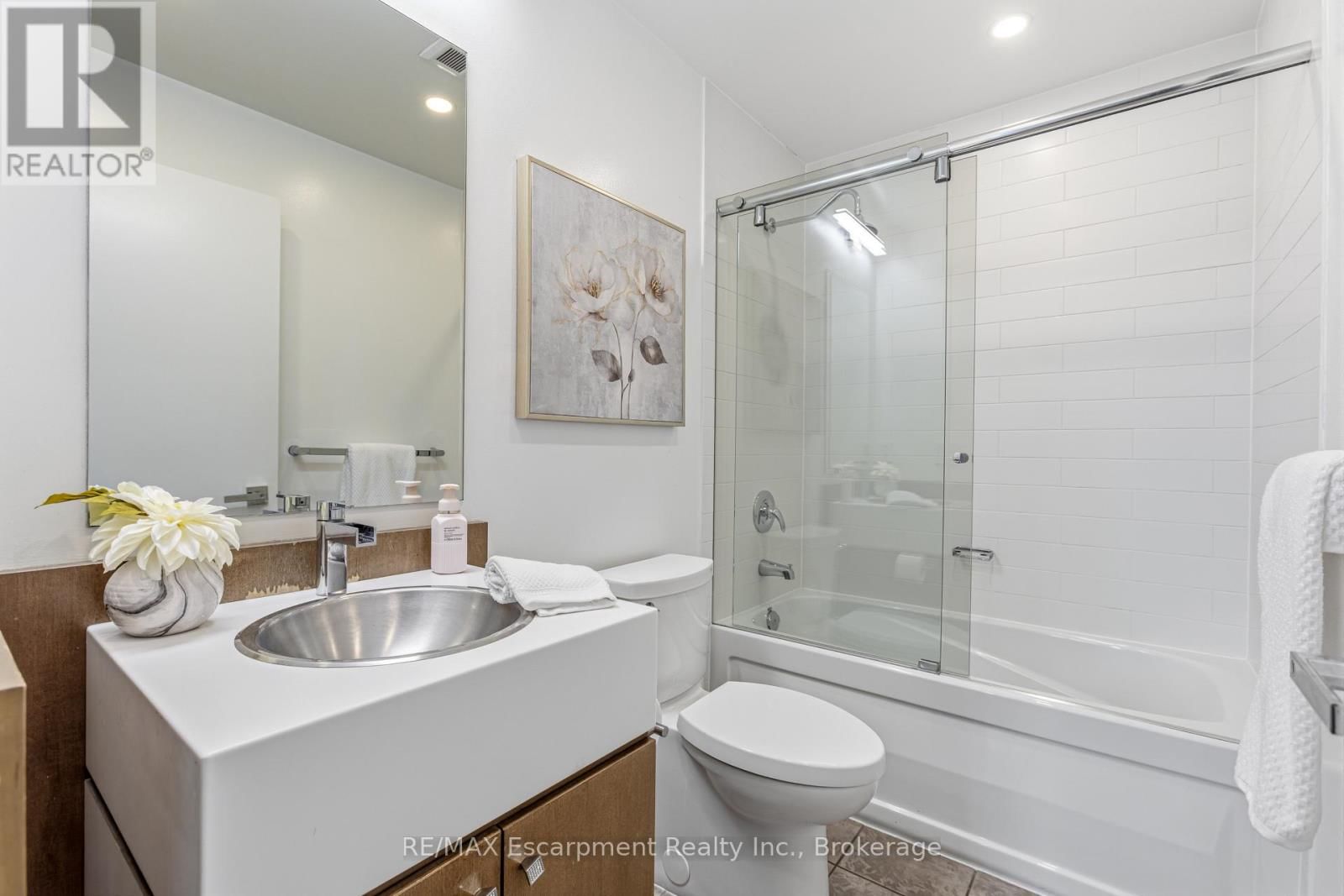 303 - 9 SPADINA AVENUE Image 18