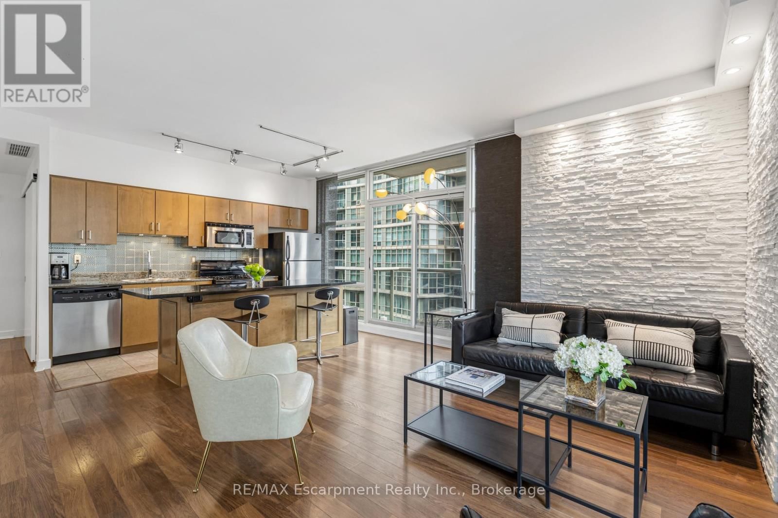 303 - 9 SPADINA AVENUE Image 20