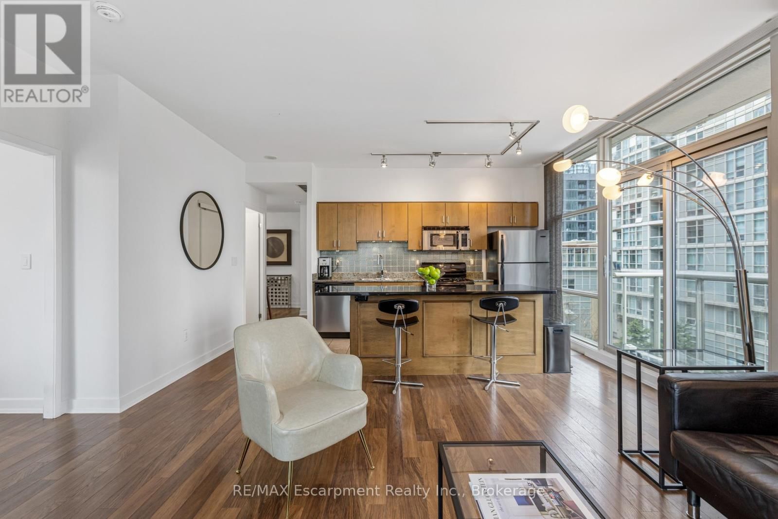 303 - 9 SPADINA AVENUE Image 23