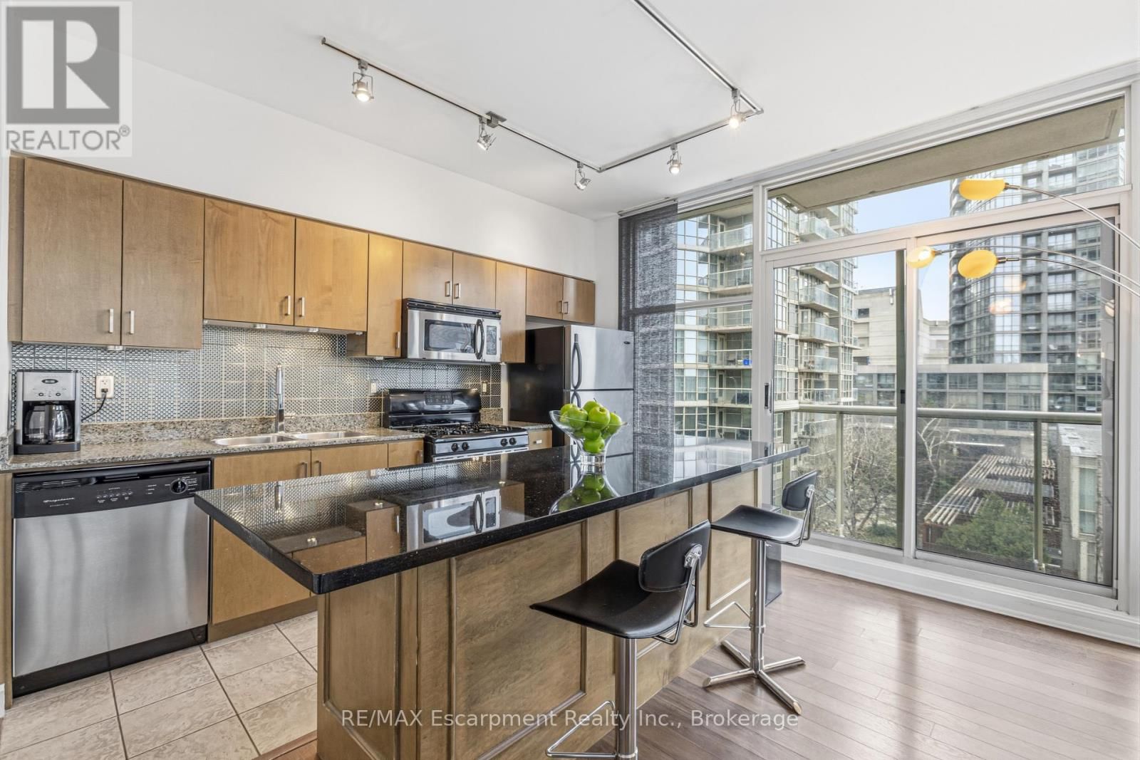 303 - 9 SPADINA AVENUE Image 24