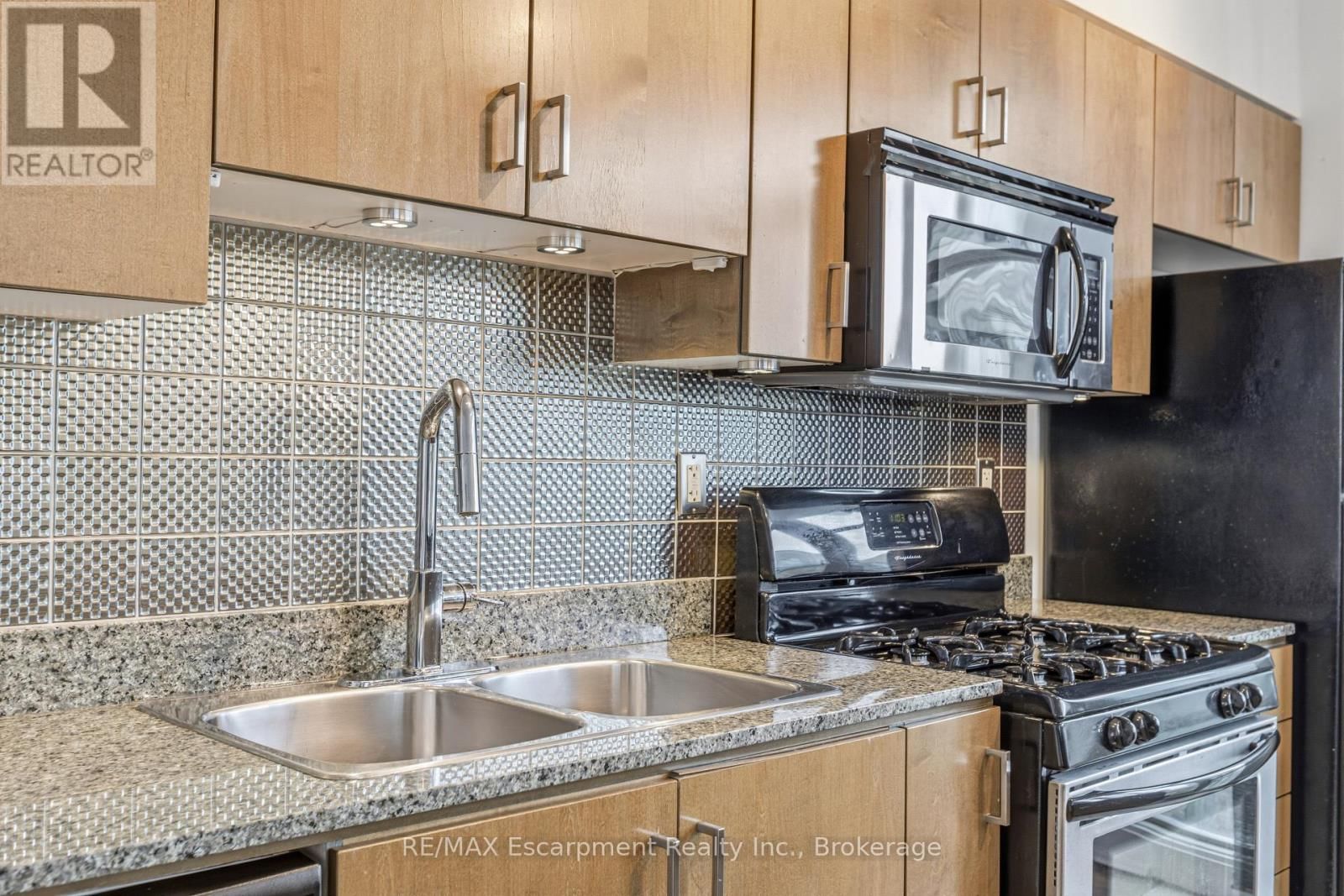 303 - 9 SPADINA AVENUE Image 26