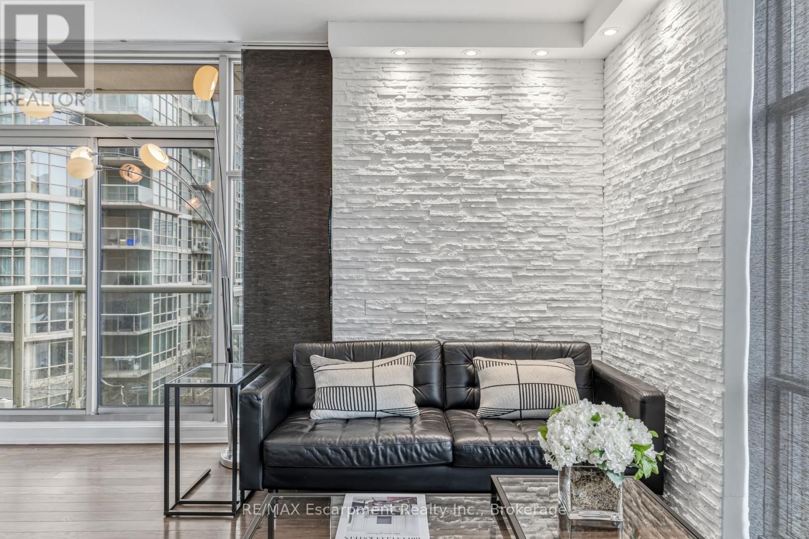 303 - 9 SPADINA AVENUE Image 29