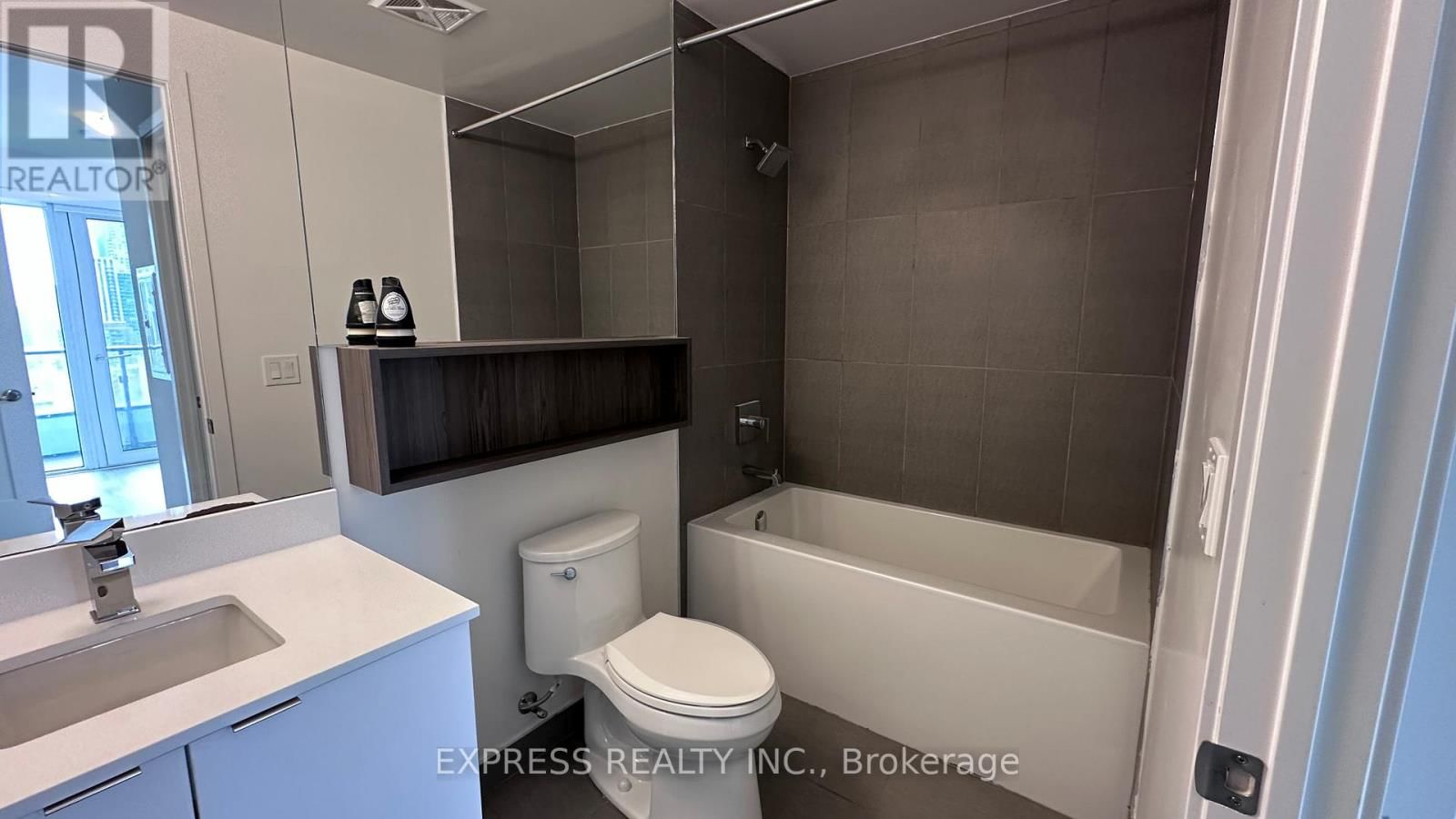 1648 - 121 LOWER SHERBOURNE STREET Image 14