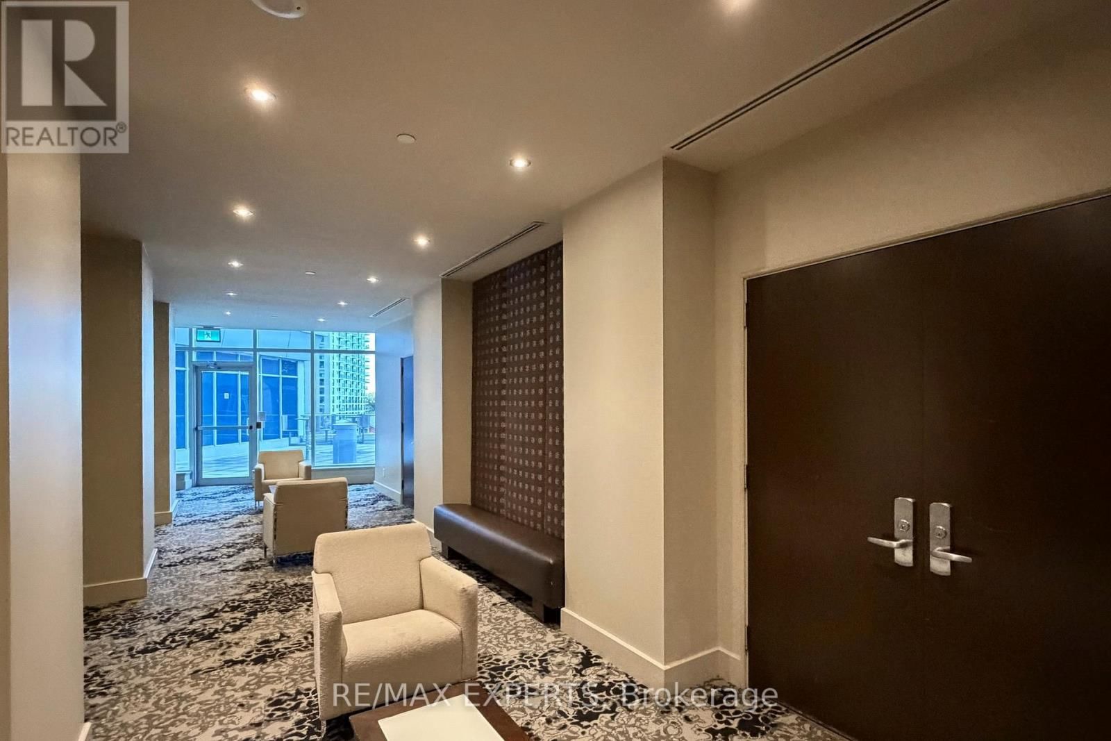 2905 - 8 YORK STREET Image 21