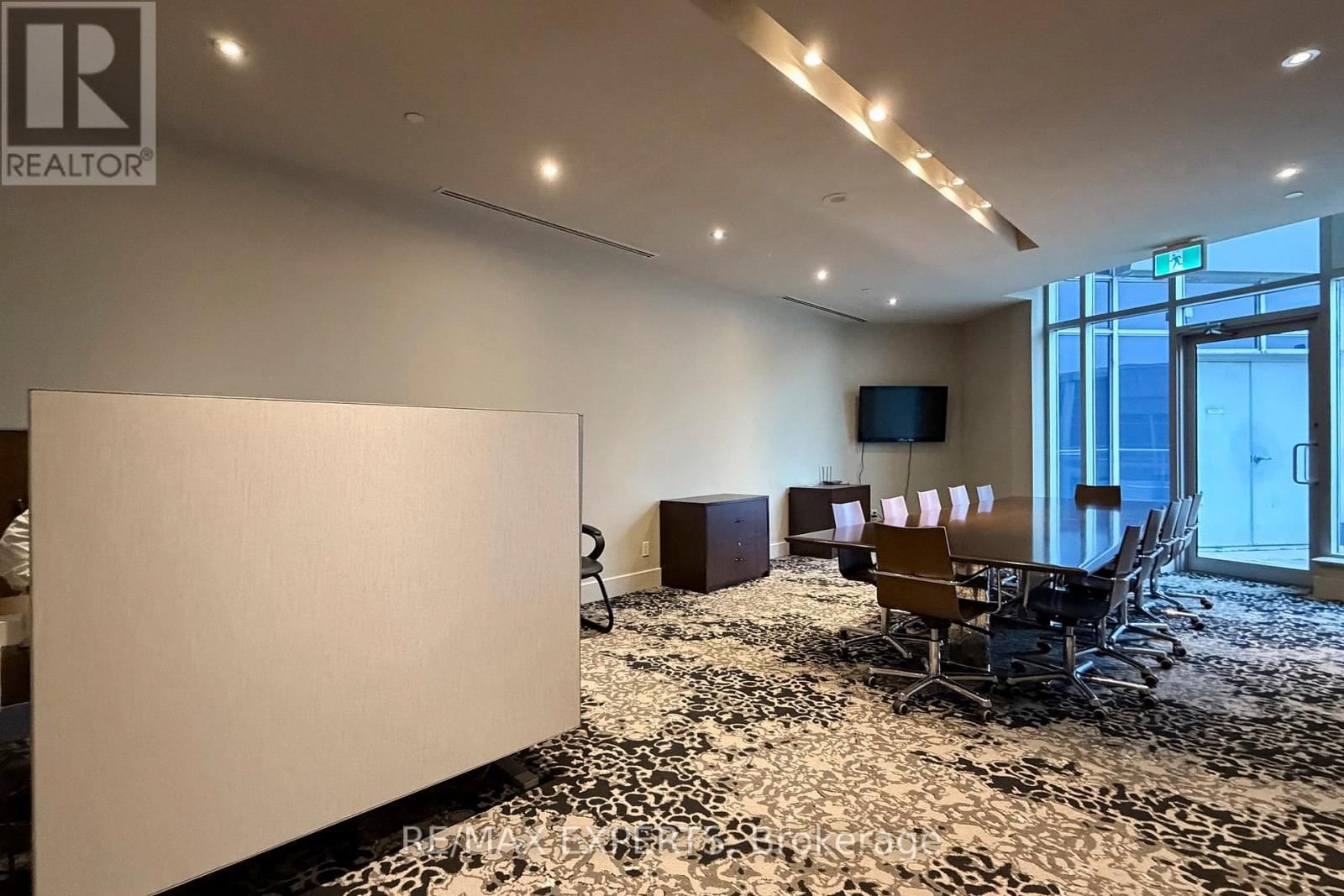 2905 - 8 YORK STREET Image 25