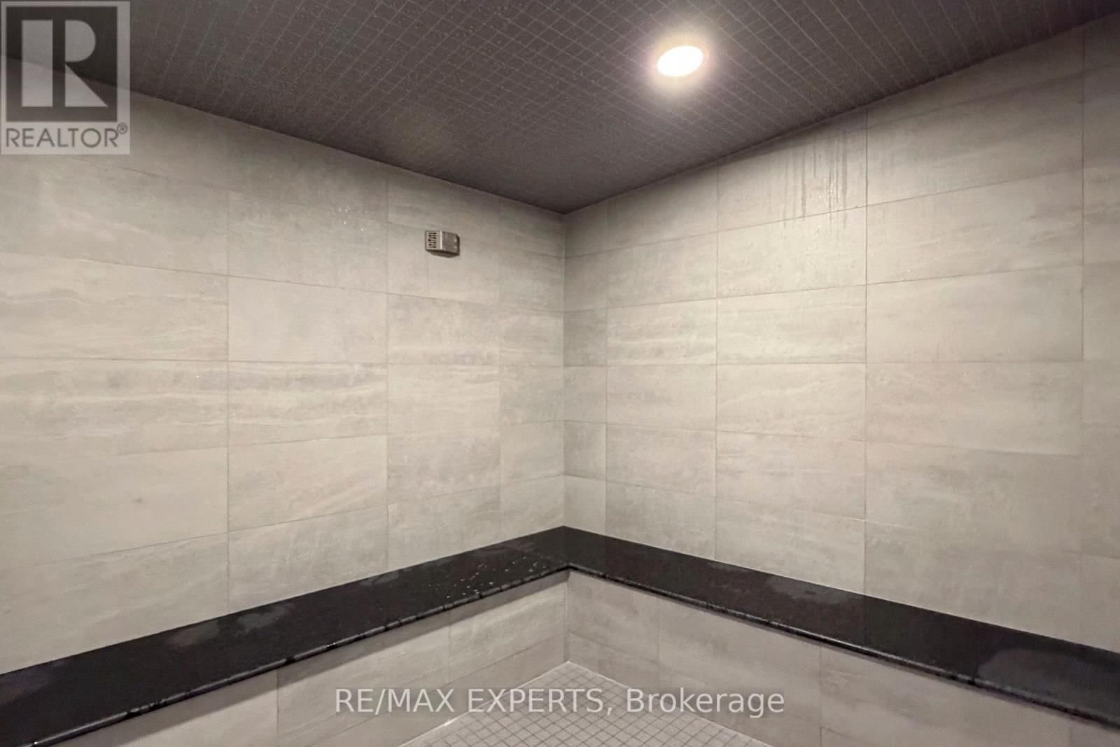 2905 - 8 YORK STREET Image 32