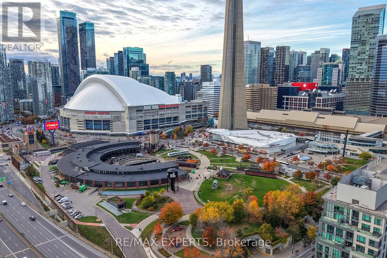 2905 - 8 YORK STREET Image 38