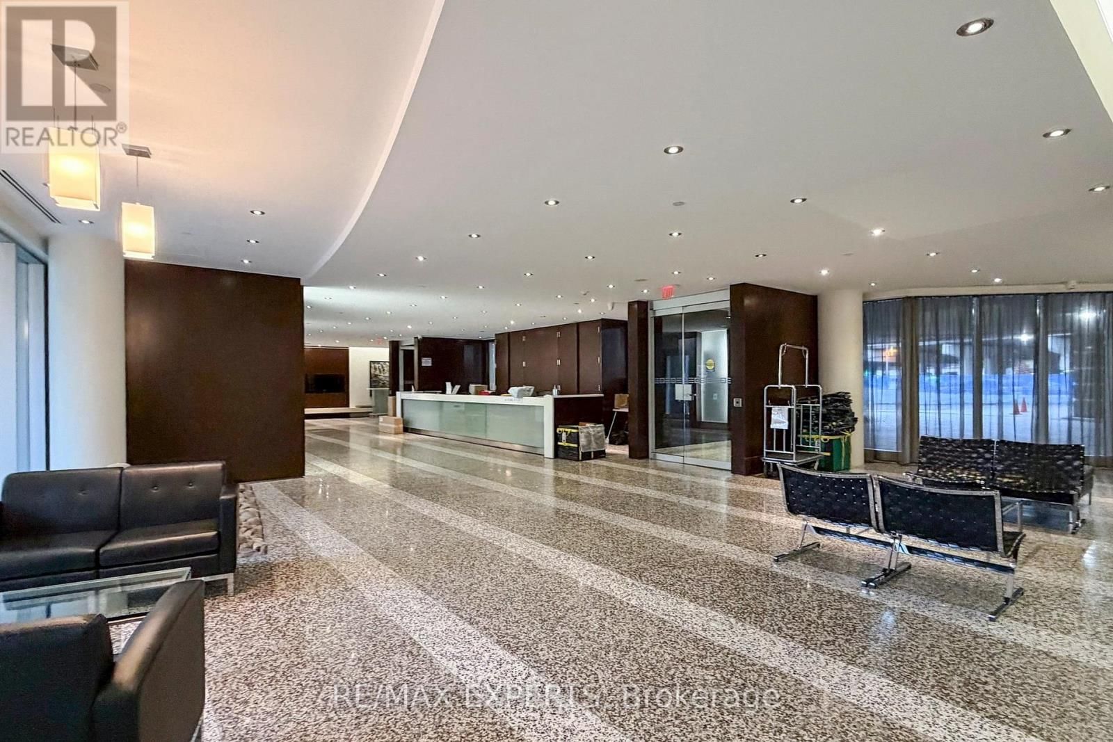 2905 - 8 YORK STREET Image 4