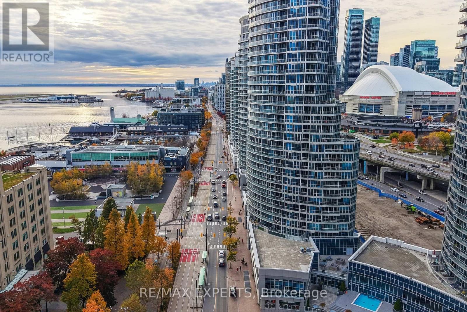 2905 - 8 YORK STREET Image 43