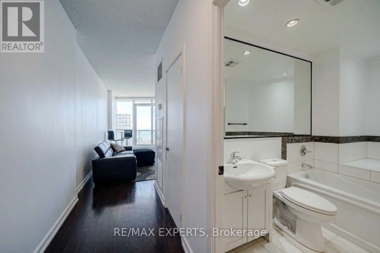 2905 - 8 YORK STREET Image 8