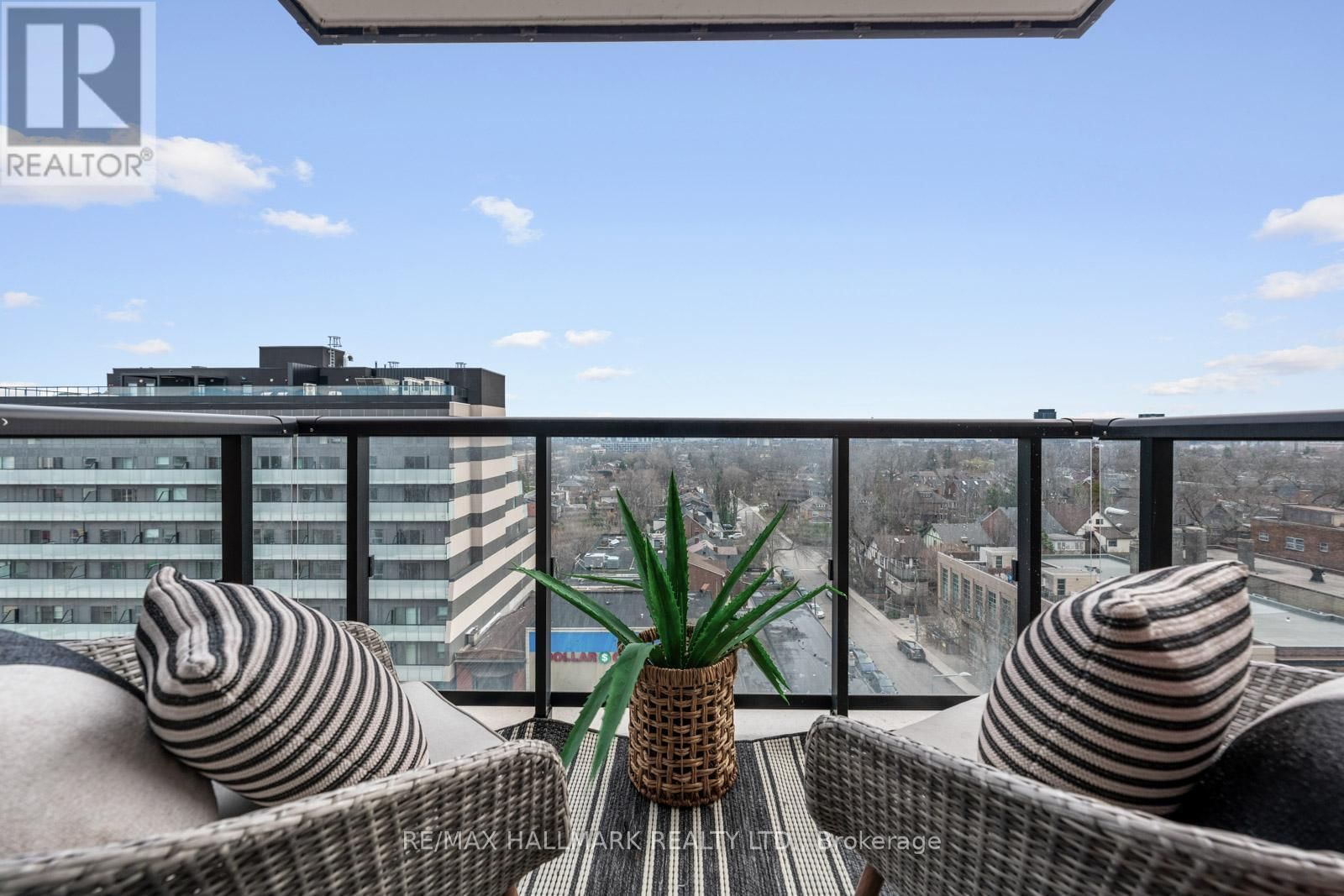 907 - 185 ALBERTA AVENUE Image 16