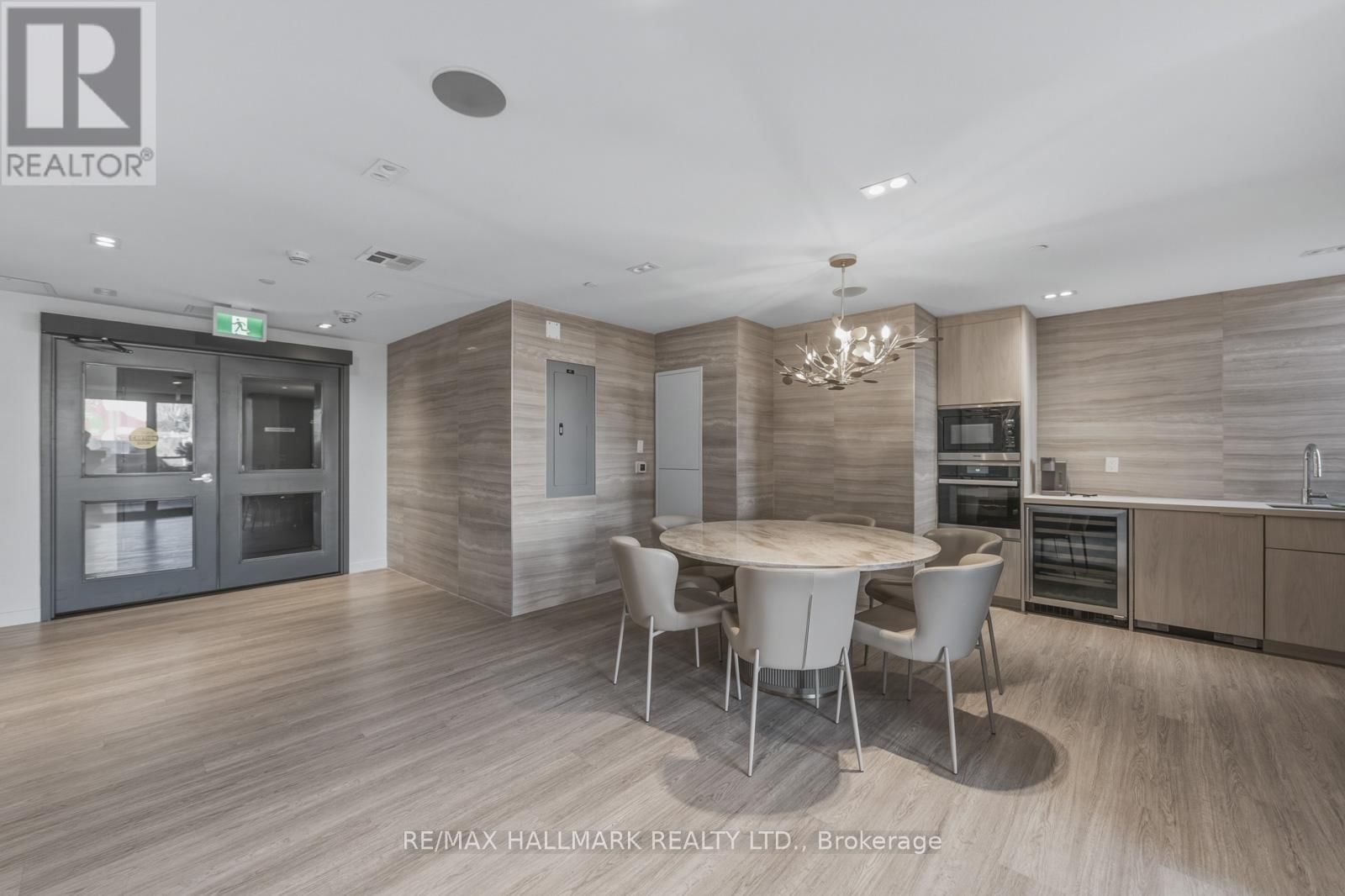 907 - 185 ALBERTA AVENUE Image 31