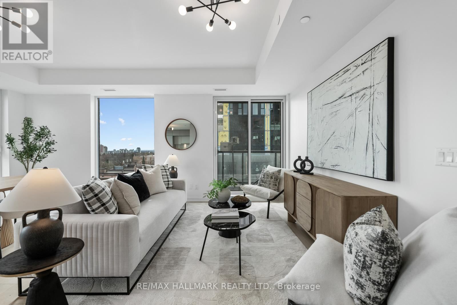 907 - 185 ALBERTA AVENUE Image 4