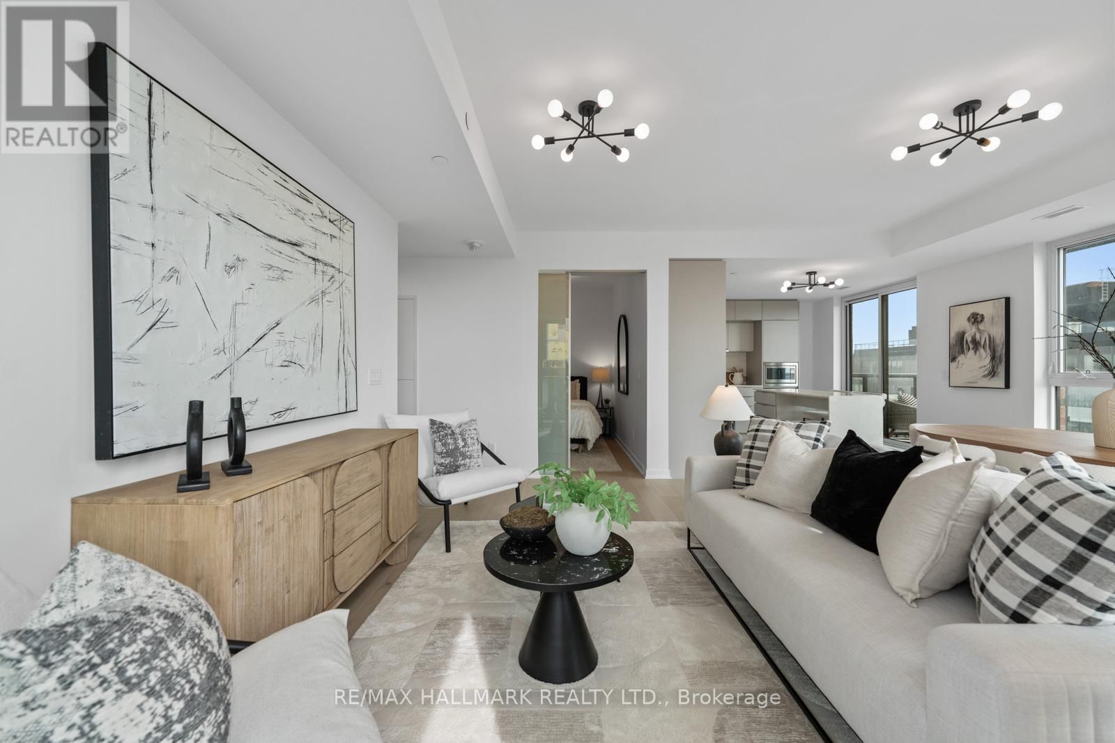 907 - 185 ALBERTA AVENUE Image 6