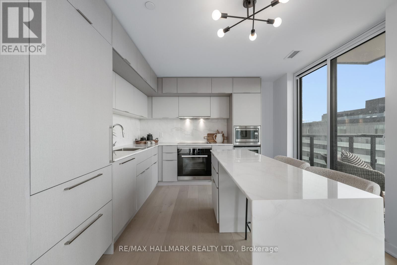 907 - 185 ALBERTA AVENUE Image 9