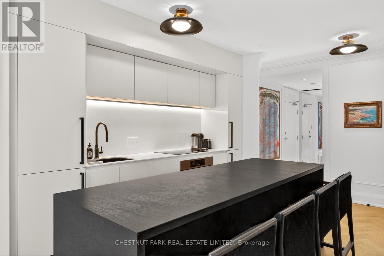 301 - 20 SCRIVENER SQUARE Image 14