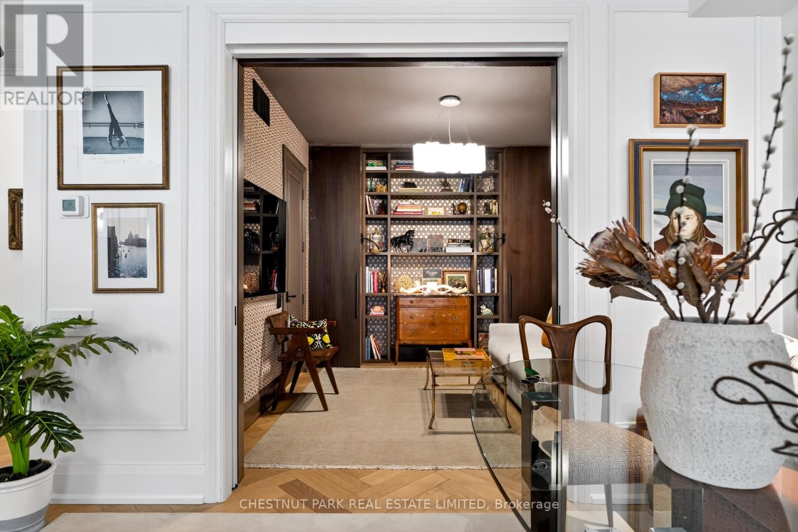 301 - 20 SCRIVENER SQUARE Image 20