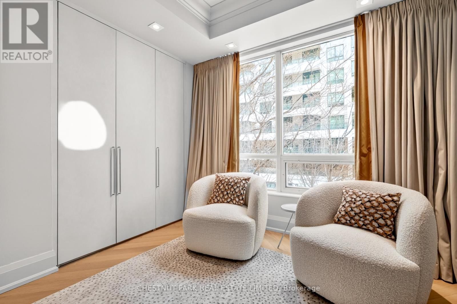 301 - 20 SCRIVENER SQUARE Image 28