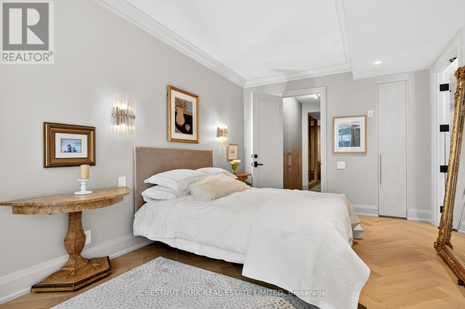 301 - 20 SCRIVENER SQUARE Image 29