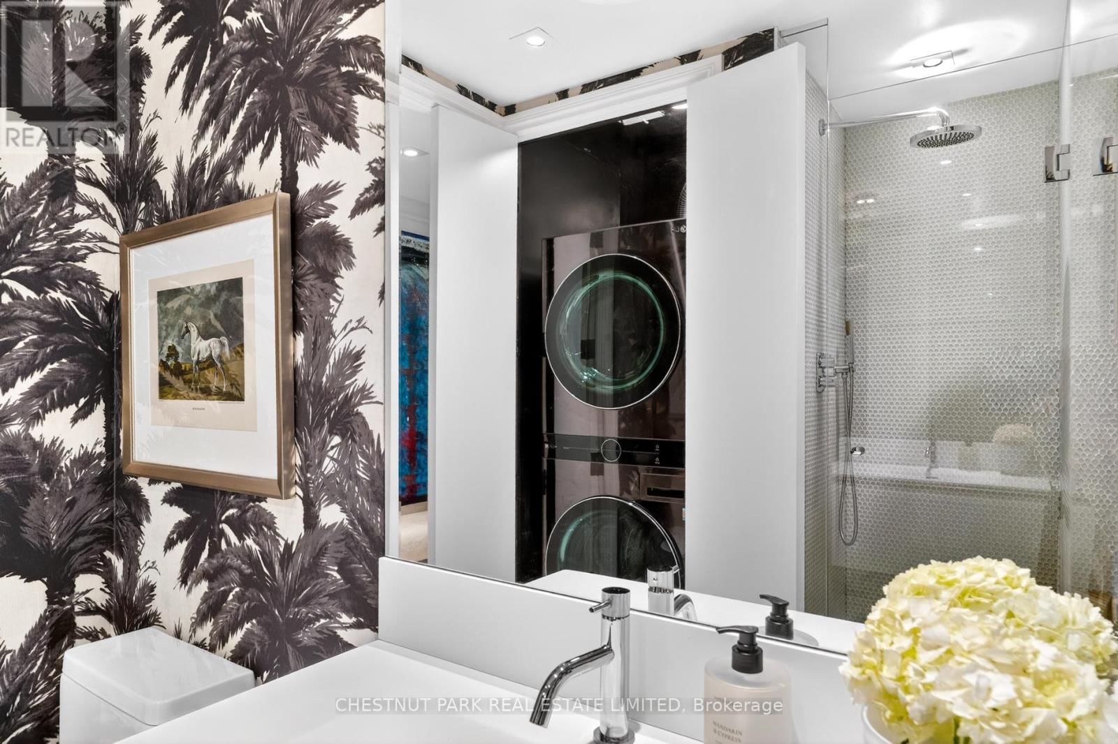 301 - 20 SCRIVENER SQUARE Image 37