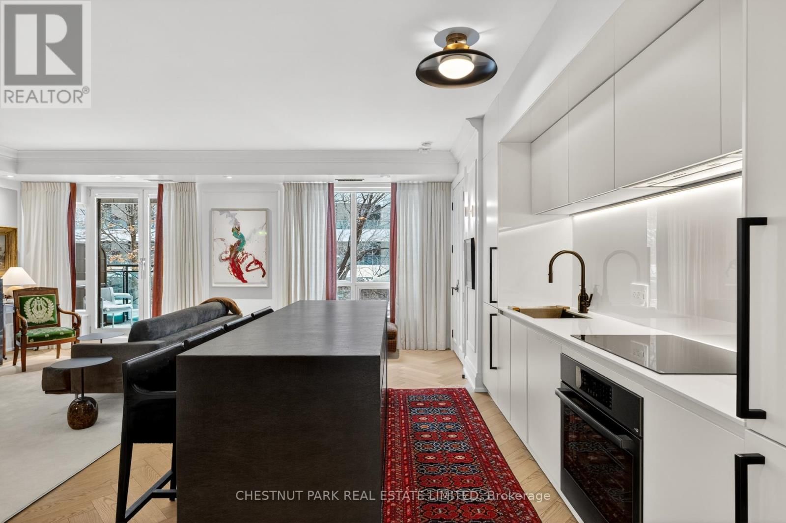 301 - 20 SCRIVENER SQUARE Image 7