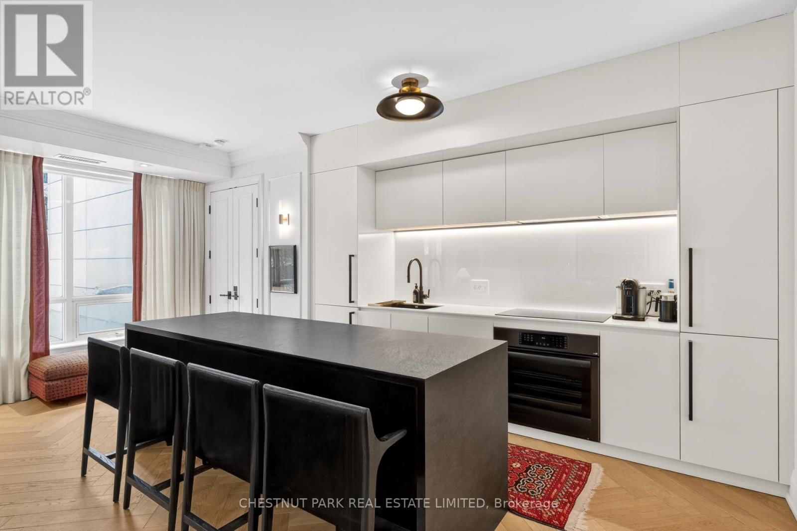 301 - 20 SCRIVENER SQUARE Image 9