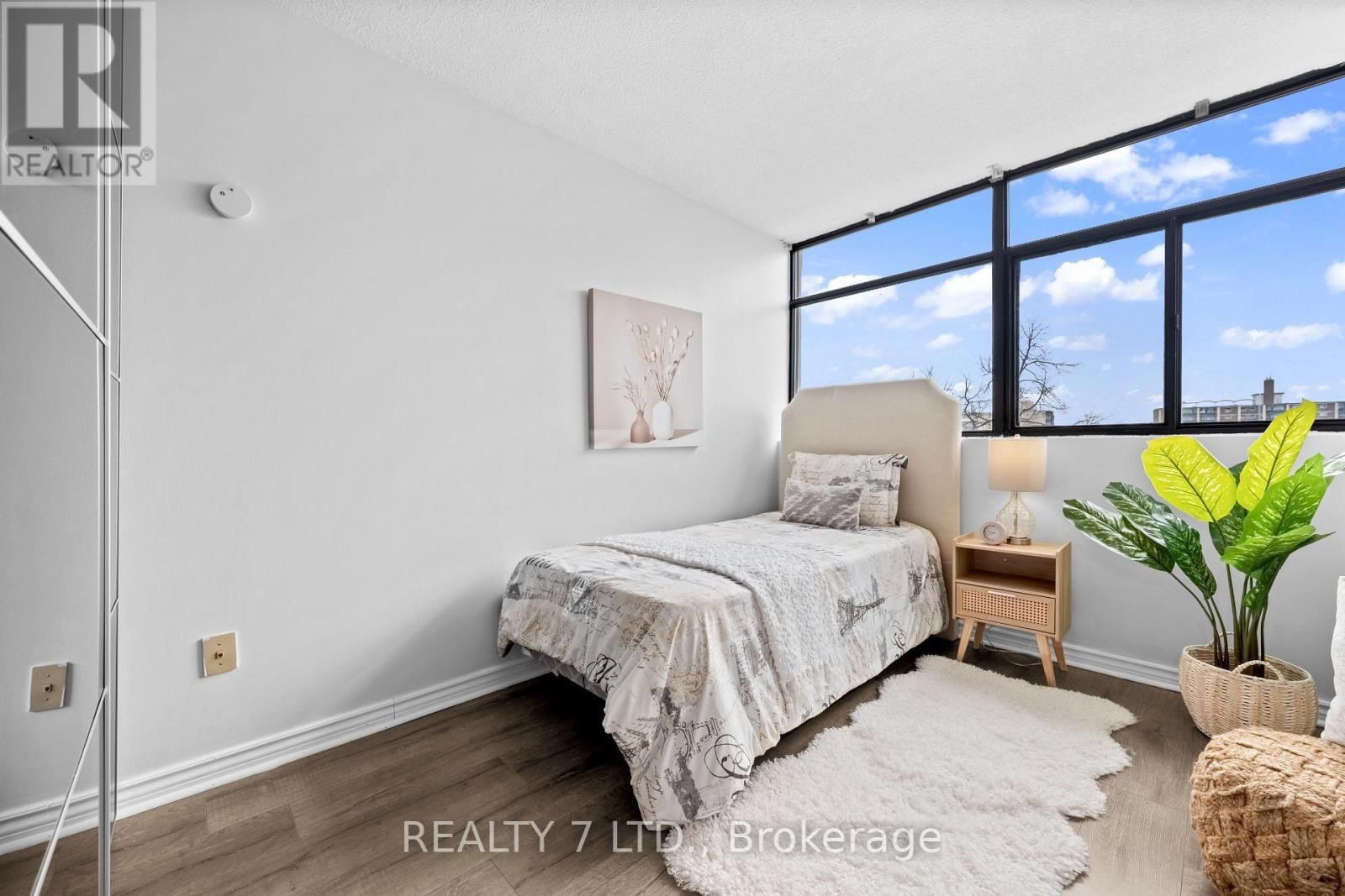 708 - 100 ANTIBES DRIVE Image 30