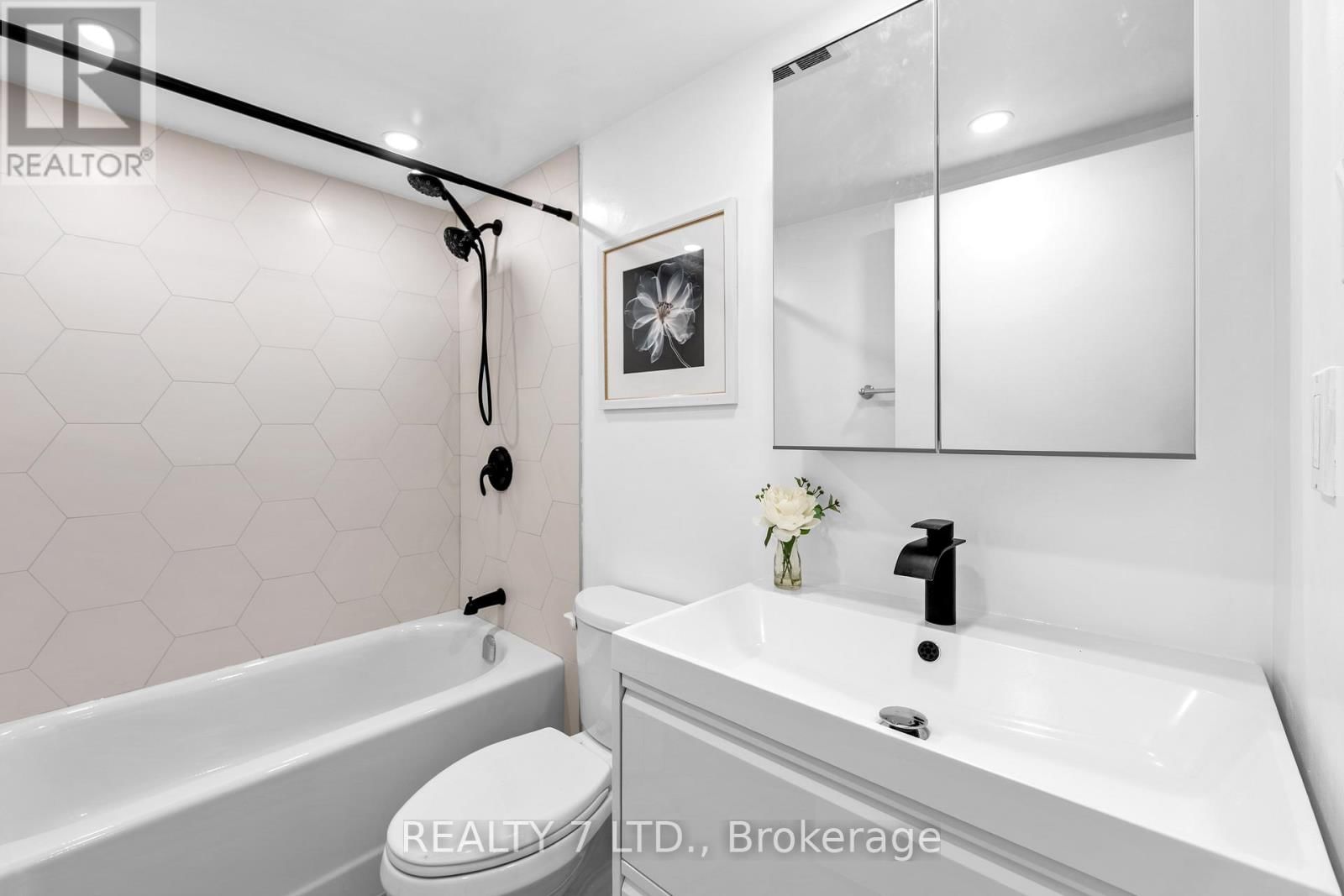 708 - 100 ANTIBES DRIVE Image 32