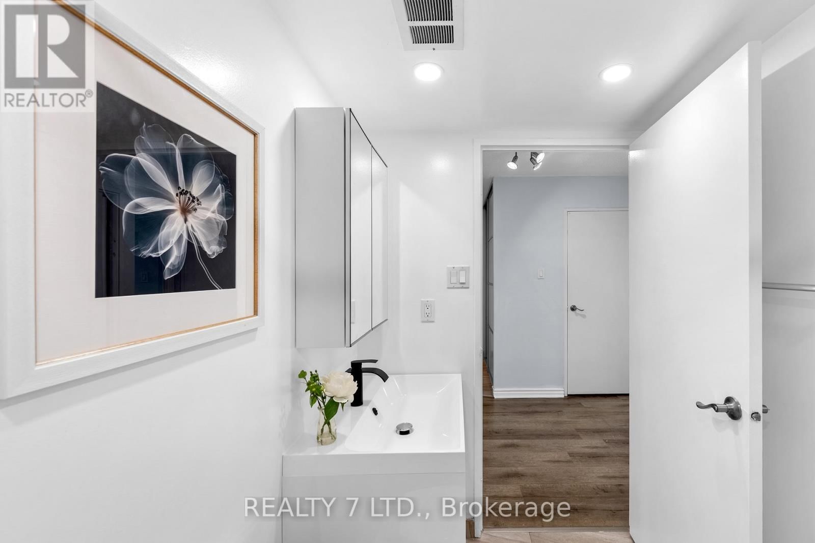 708 - 100 ANTIBES DRIVE Image 33