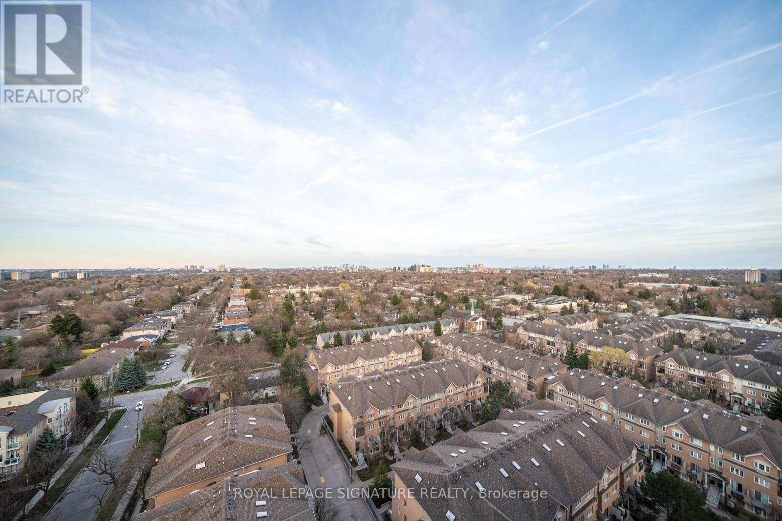 2217 - 18 SOMMERSET WAY Image 18